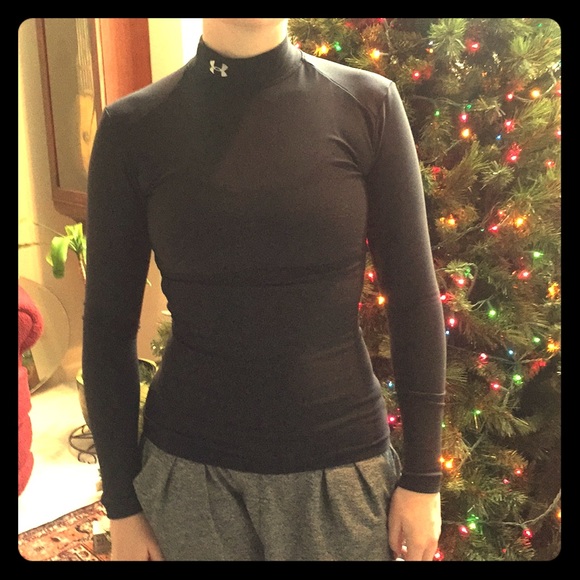 Under Armour Tops - Women's small black Under Armour